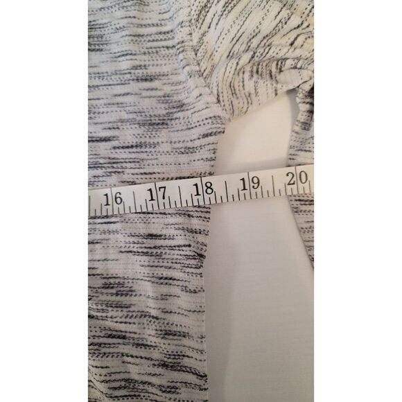 Lululemon Long Sleeve Shirt - Picture 5 of 6